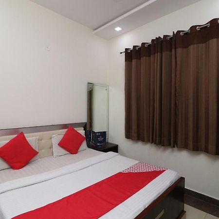 Oyo 24723 Hotel Atul Palace Агра Экстерьер фото