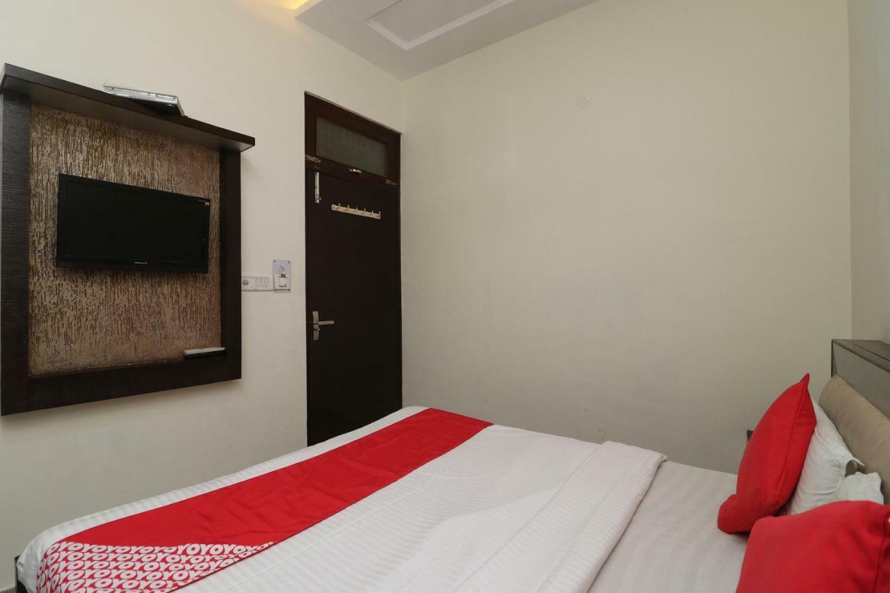 Oyo 24723 Hotel Atul Palace Агра Экстерьер фото