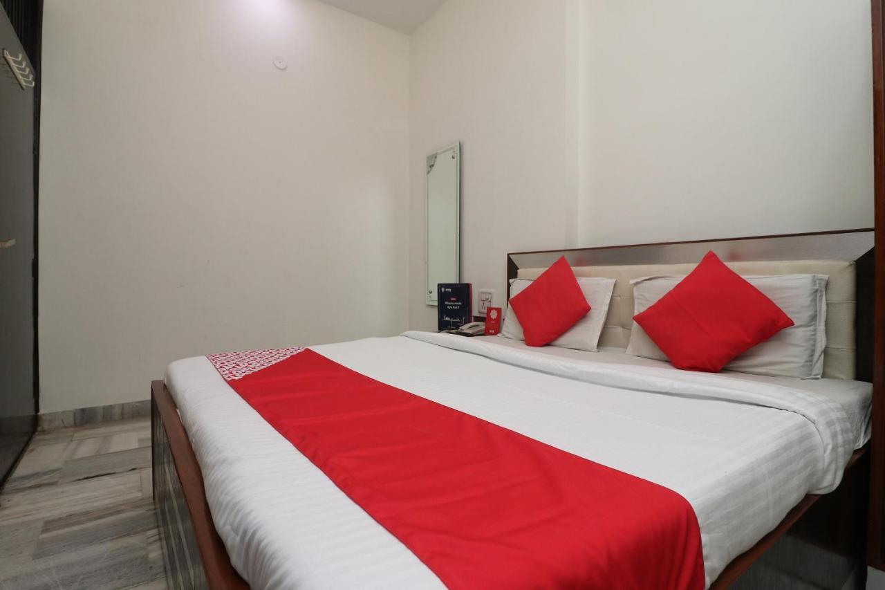 Oyo 24723 Hotel Atul Palace Агра Экстерьер фото