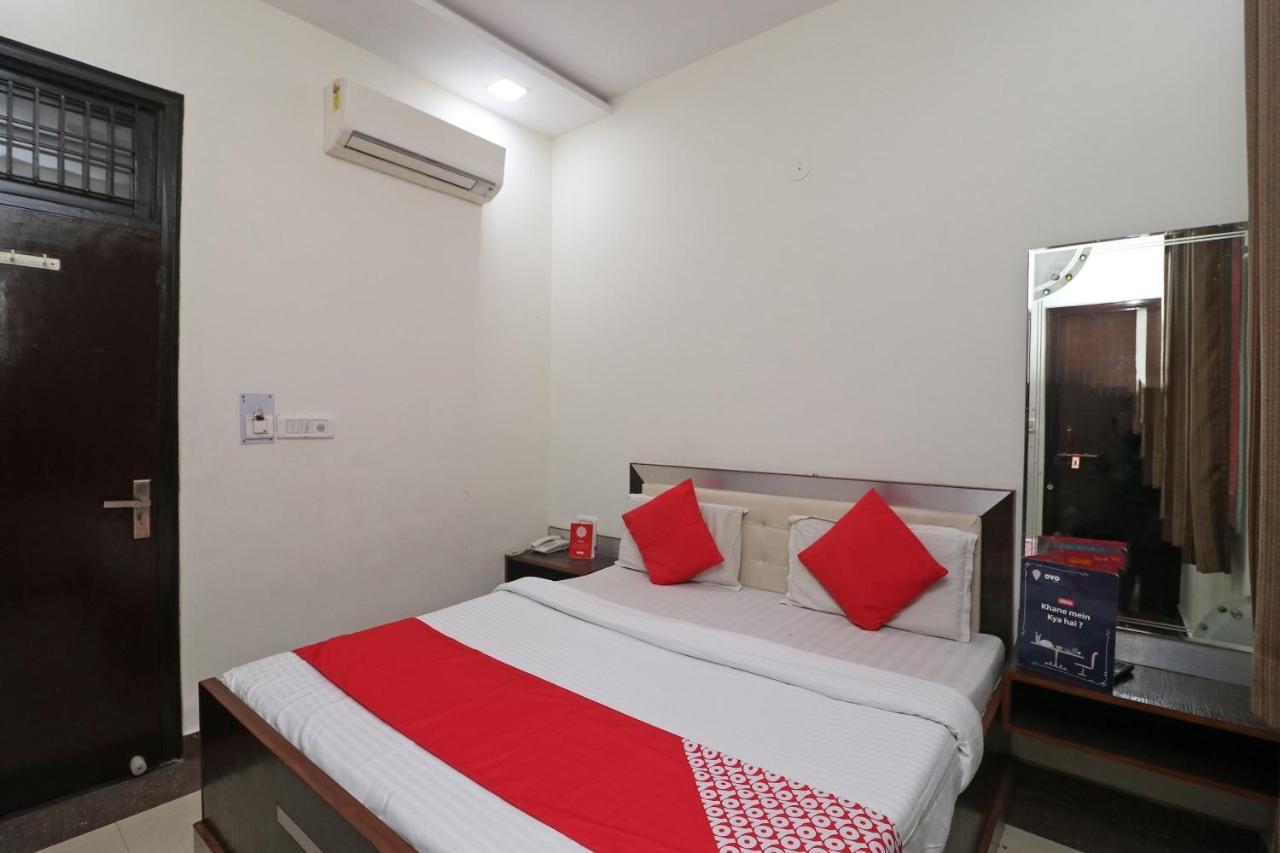Oyo 24723 Hotel Atul Palace Агра Экстерьер фото