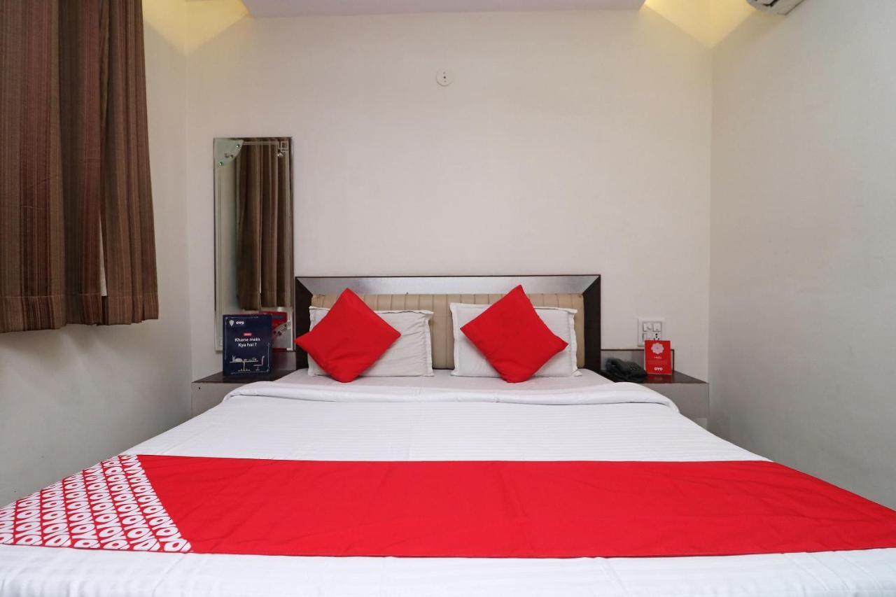 Oyo 24723 Hotel Atul Palace Агра Экстерьер фото
